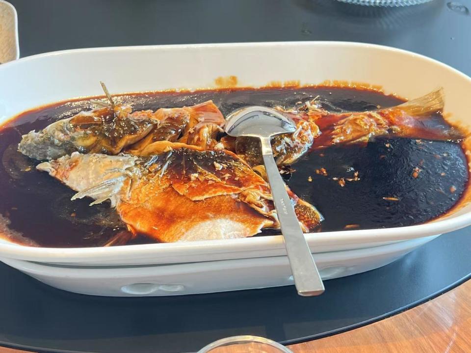 宝中宝食府 · 西湖醋鱼