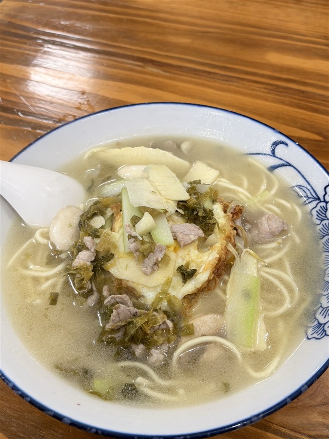 胖华面馆 · 片儿川