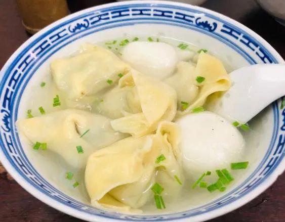 赵宝美点心店 · 小馄饨